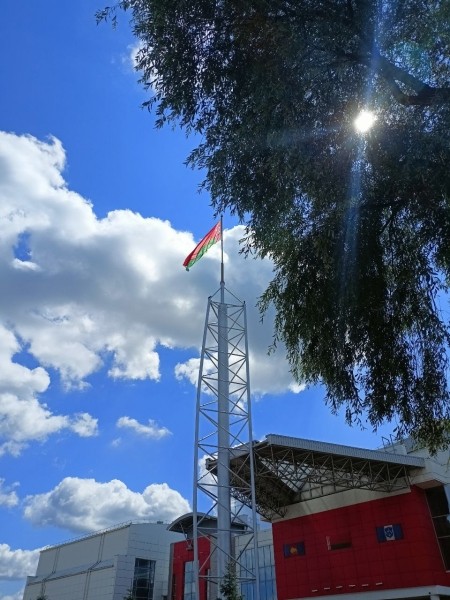 В Бресте появился самый большой в области государственный флаг В Бресте появился самый большой в области государственный флаг