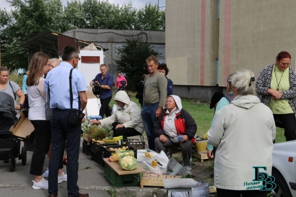 В Бресте прошёл рейд по местам несанкционированной торговли урожаем, выращенным на приусадебных участках В Бресте прошёл рейд по местам несанкционированной торговли урожаем, выращенным на приусадебных участках