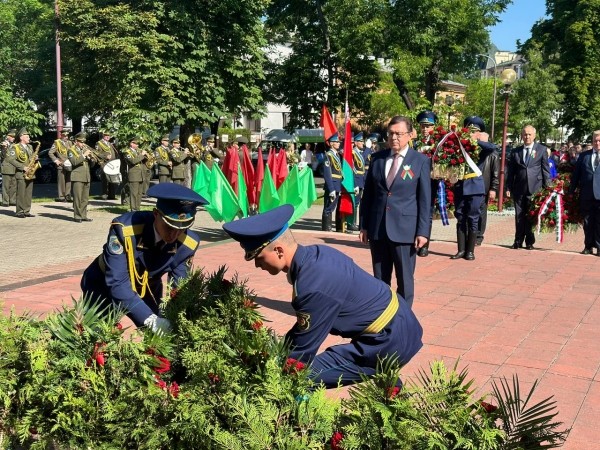 Брест отмечает День Независимости Брест отмечает День Независимости