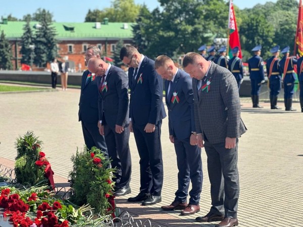 Брест отмечает День Независимости Брест отмечает День Независимости