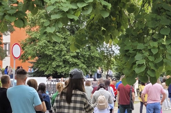 В Солигорске выстроилась огромная очередь на сдачу крови — спасают парня с лейкемией В Солигорске выстроилась огромная очередь на сдачу крови — спасают парня с лейкемией