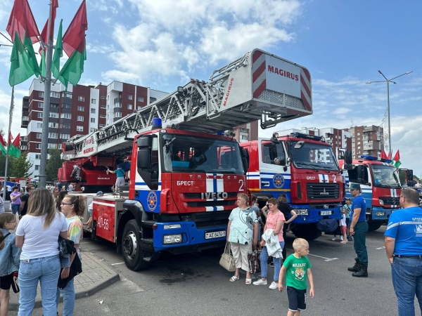 Брест отмечает День Независимости Брест отмечает День Независимости