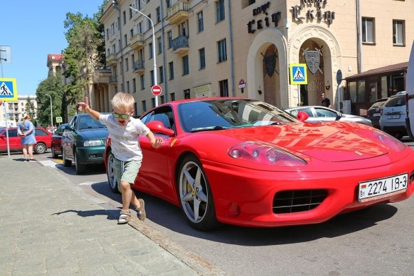 Та самая Ferrari 360 Modena снова в продаже. Сколько хочет выручить владелец? Та самая Ferrari 360 Modena снова в продаже. Сколько хочет выручить владелец?