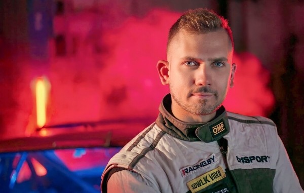 «Геометрия не пострадала, безопасность — целая». Белорус привёз из Америки 466-сильный Ford Mustang GT