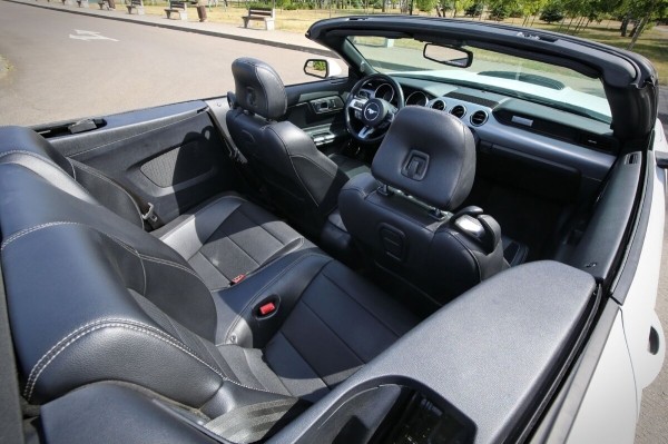 «Геометрия не пострадала, безопасность — целая». Белорус привёз из Америки 466-сильный Ford Mustang GT