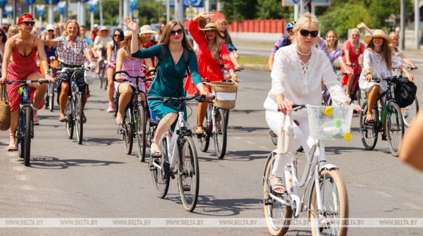 Велопарад на шпильках стал украшением Дня города Бреста Велопарад на шпильках стал украшением Дня города Бреста