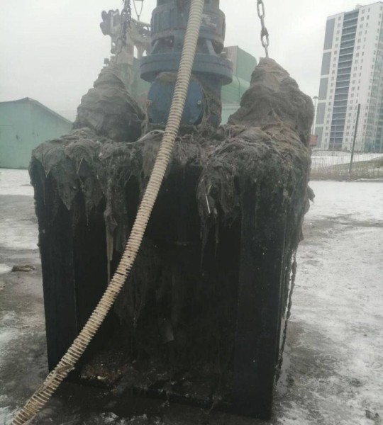 Монстры в наших трубах. Коммунальщики напомнили, что бывает, если сливать в канализацию всякое «непотребство» Монстры в наших трубах. Коммунальщики напомнили, что бывает, если сливать в канализацию всякое «непотребство»