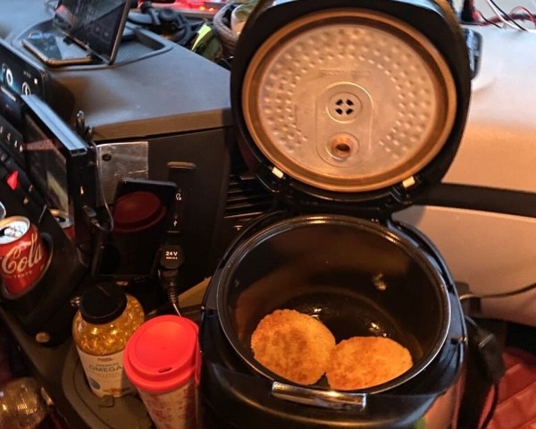 «После такой работы многие разводятся». Белоруска ушла в дальнобой вслед за мужем «После такой работы многие разводятся». Белоруска ушла в дальнобой вслед за мужем