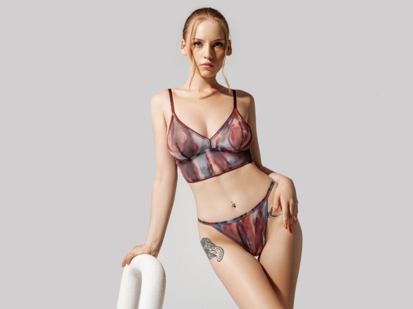 Помните «самую сексуальную «училку» в мире»? Mark Formelle устроил с ней смелую фотосессию Помните «самую сексуальную «училку» в мире»? Mark Formelle устроил с ней смелую фотосессию