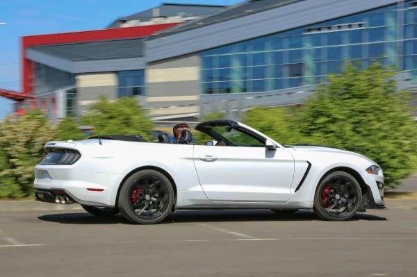 «Геометрия не пострадала, безопасность — целая». Белорус привёз из Америки 466-сильный Ford Mustang GT