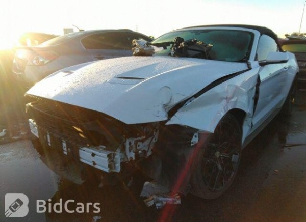 «Геометрия не пострадала, безопасность — целая». Белорус привёз из Америки 466-сильный Ford Mustang GT