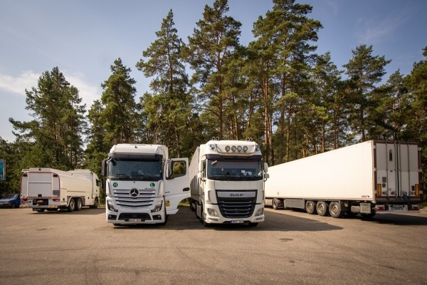 «Наши пожилые водители почти все в разводе». Пообщались с дальнобойщиками на белорусско-литовской границе «Наши пожилые водители почти все в разводе». Пообщались с дальнобойщиками на белорусско-литовской границе