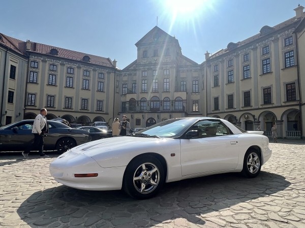 Показываем два редких Pontiac Firebird, которые есть в Беларуси Показываем два редких Pontiac Firebird, которые есть в Беларуси