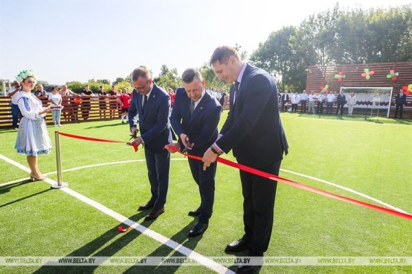 Заинтересовать спортом и найти таланты. Площадку для игры в мини-футбол открыли в Городище Барановичского района Заинтересовать спортом и найти таланты. Площадку для игры в мини-футбол открыли в Городище Барановичского района