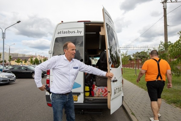 Самый вежливый маршрутчик страны: «Ваза с конфетами в салоне полная всегда!»