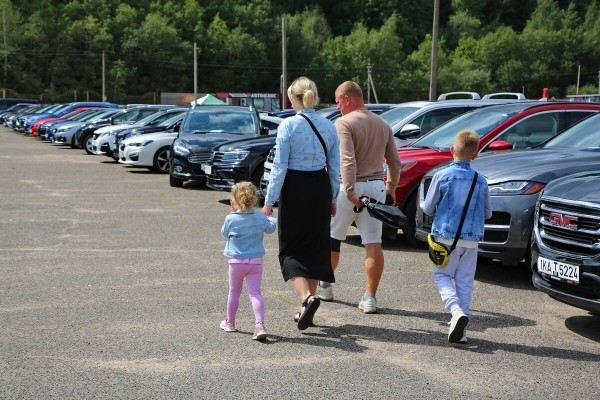 «Утильсбор — это налог на богатых». Эксперты авторынка рассказали, что будет с ценами на иномарки в Беларуси «Утильсбор — это налог на богатых». Эксперты авторынка рассказали, что будет с ценами на иномарки в Беларуси