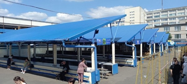 Часть торговых рядов Центрального рынка, расположенных на улице, закрыли на ремонт Часть торговых рядов Центрального рынка, расположенных на улице, закрыли на ремонт