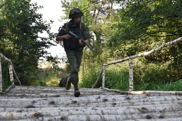 Десантники осуществили подрыв моста через Прилукский канал на полигоне «Брестский» Десантники осуществили подрыв моста через Прилукский канал на полигоне «Брестский»