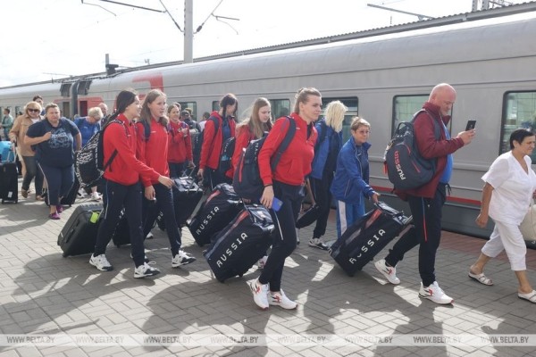 «Приятно до слез». Сборную России по плаванию душевно встретили в Бресте «Приятно до слез». Сборную России по плаванию душевно встретили в Бресте