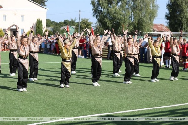 Заинтересовать спортом и найти таланты. Площадку для игры в мини-футбол открыли в Городище Барановичского района Заинтересовать спортом и найти таланты. Площадку для игры в мини-футбол открыли в Городище Барановичского района