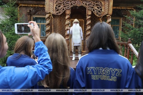 Участники II Игр стран СНГ приезжают в Беловежскую пущу насладиться природой и загадать желание Участники II Игр стран СНГ приезжают в Беловежскую пущу насладиться природой и загадать желание