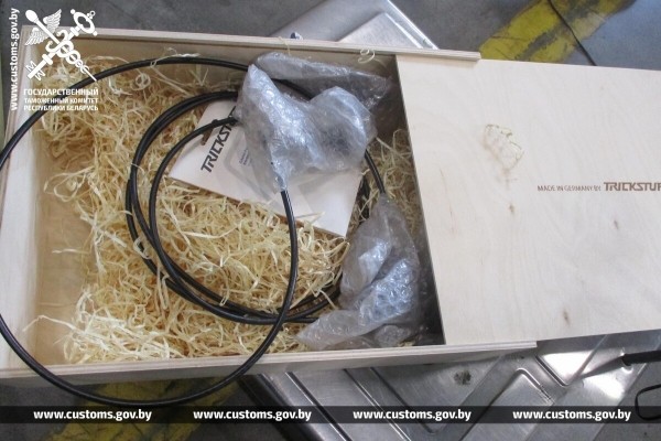 В Беларусь нелегально провозили автотовары на 68 тысяч долларов В Беларусь нелегально провозили автотовары на 68 тысяч долларов
