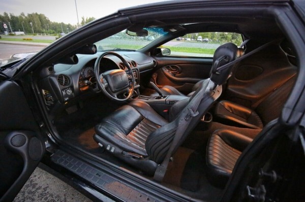 Показываем два редких Pontiac Firebird, которые есть в Беларуси Показываем два редких Pontiac Firebird, которые есть в Беларуси