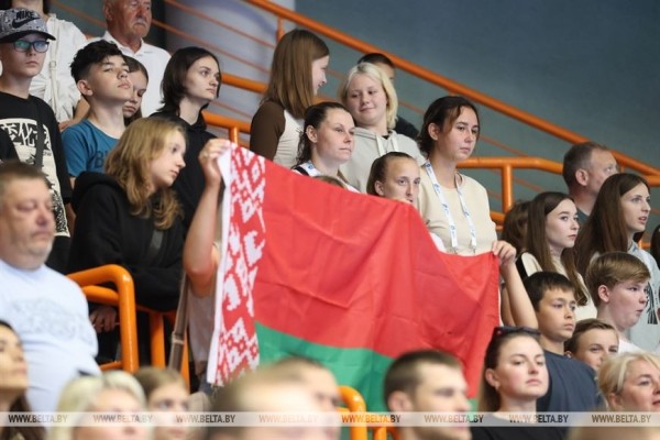 Белорусские гандболистки победно стартовали на II Играх стран СНГ Белорусские гандболистки победно стартовали на II Играх стран СНГ