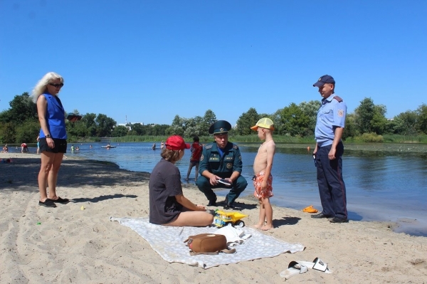 Спасатели совместно с милицией посетили пляж на ул. Махновича в Бресте Спасатели совместно с милицией посетили пляж на ул. Махновича в Бресте