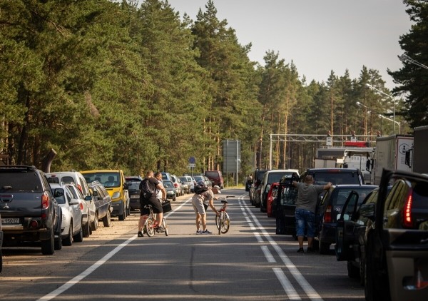«Наши пожилые водители почти все в разводе». Пообщались с дальнобойщиками на белорусско-литовской границе «Наши пожилые водители почти все в разводе». Пообщались с дальнобойщиками на белорусско-литовской границе