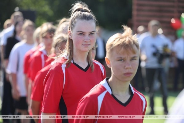 Заинтересовать спортом и найти таланты. Площадку для игры в мини-футбол открыли в Городище Барановичского района Заинтересовать спортом и найти таланты. Площадку для игры в мини-футбол открыли в Городище Барановичского района