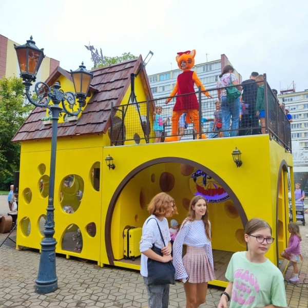 Такая атмосфера сейчас царит на брестском Арбате - улице Советской Такая атмосфера сейчас царит на брестском Арбате - улице Советской