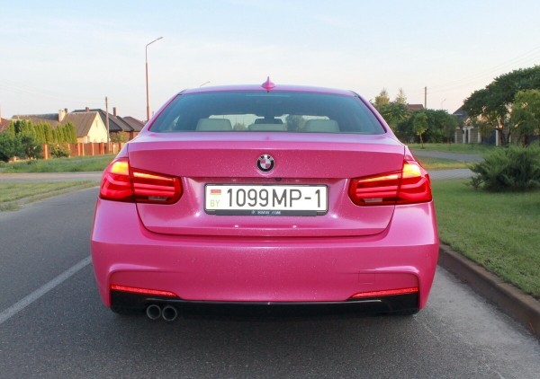 «Желающих купить эту машину предостаточно!» Девушка на розовом BMW F30 рассекает по улицам Бреста. Кто она такая? «Желающих купить эту машину предостаточно!» Девушка на розовом BMW F30 рассекает по улицам Бреста. Кто она такая?