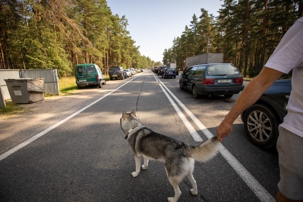 «Наши пожилые водители почти все в разводе». Пообщались с дальнобойщиками на белорусско-литовской границе «Наши пожилые водители почти все в разводе». Пообщались с дальнобойщиками на белорусско-литовской границе