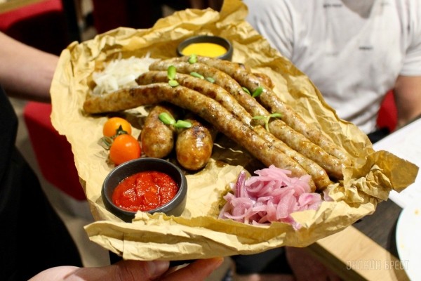 Наслаждайся вкусной кухней и играй в боулинг! На Советской в центре Бреста открылось новое кафе «David Bowley». Бронь столиков и дорожек Наслаждайся вкусной кухней и играй в боулинг! На Советской в центре Бреста открылось новое кафе «David Bowley». Бронь столиков и дорожек