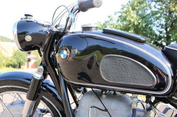 «Проблемой стала растаможка, ведь на раме шестизначный VIN». Белорус про восстановление мотоцикла BMW 1968 г. в.