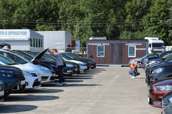 Белорусы стали больше покупать «бэушку» в кредит. Что выбирают и сколько платят? Белорусы стали больше покупать «бэушку» в кредит. Что выбирают и сколько платят?