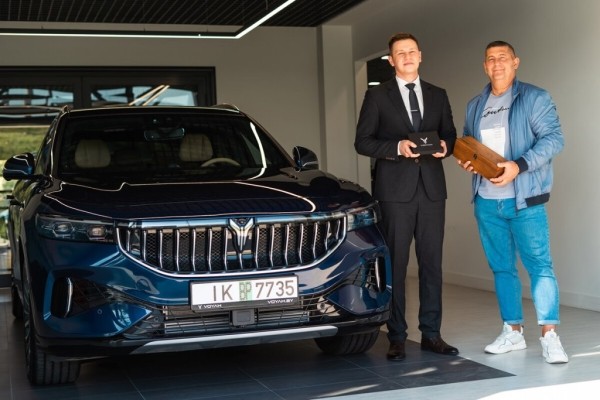 В Беларуси продали уже 100 дорогих китайских электрокаров Voyah. Кто их покупает?