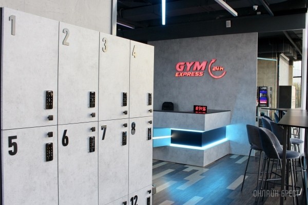 «GYM Express» на Варшавском шоссе - первый круглосуточный фитнес-клуб в Бресте. Высокотехнологичные тренажеры, финская сауна, бесплатная экскурсия, неоновый интерьер «GYM Express» на Варшавском шоссе - первый круглосуточный фитнес-клуб в Бресте. Высокотехнологичные тренажеры, финская сауна, бесплатная экскурсия, неоновый интерьер