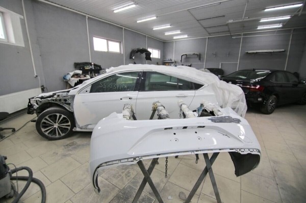 Белорус о сервисе Geely: «Через 10 дней получил не машину, а раскраску». Дилер: «Ремонт был сделан качественно в полном объёме» Белорус о сервисе Geely: «Через 10 дней получил не машину, а раскраску». Дилер: «Ремонт был сделан качественно в полном объёме»