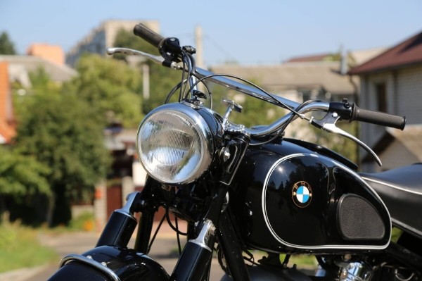 «Проблемой стала растаможка, ведь на раме шестизначный VIN». Белорус про восстановление мотоцикла BMW 1968 г. в.