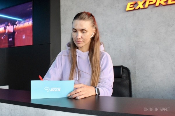 «GYM Express» на Варшавском шоссе - первый круглосуточный фитнес-клуб в Бресте. Высокотехнологичные тренажеры, финская сауна, бесплатная экскурсия, неоновый интерьер «GYM Express» на Варшавском шоссе - первый круглосуточный фитнес-клуб в Бресте. Высокотехнологичные тренажеры, финская сауна, бесплатная экскурсия, неоновый интерьер
