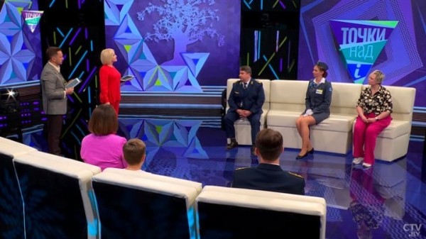 Не смогла забраться на вторую полку. Обязаны ли пассажиры с нижних полок уступать свои места? Не смогла забраться на вторую полку. Обязаны ли пассажиры с нижних полок уступать свои места?