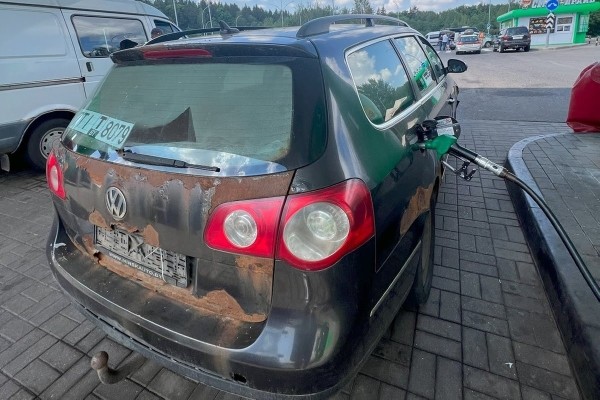 Парень реанимировал автомобильный «труп». На восстановление Passat B6 ушло $1300 Парень реанимировал автомобильный «труп». На восстановление Passat B6 ушло $1300