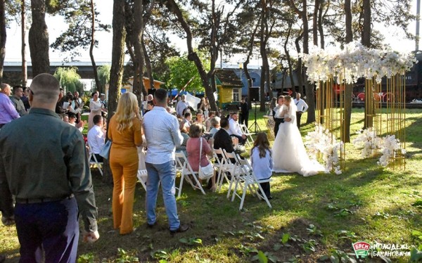 В Барановичах прошло эксклюзивное бракосочетание. В Барановичах прошло эксклюзивное бракосочетание.