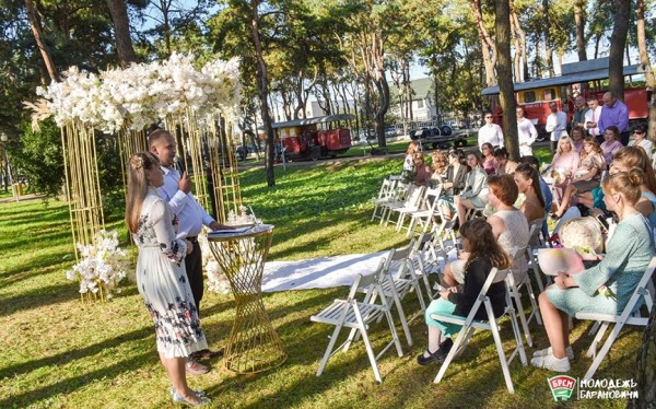 В Барановичах прошло эксклюзивное бракосочетание. В Барановичах прошло эксклюзивное бракосочетание.
