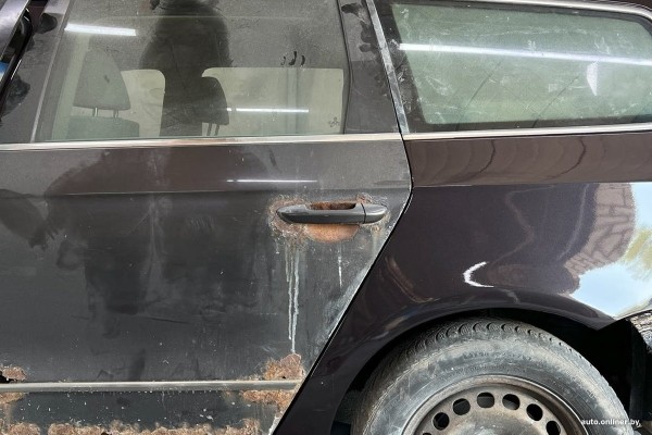 Парень реанимировал автомобильный «труп». На восстановление Passat B6 ушло $1300 Парень реанимировал автомобильный «труп». На восстановление Passat B6 ушло $1300