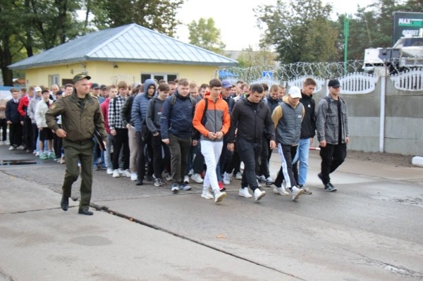 В Бресте в 38-ой отдельной гвардейской десантно-штурмовой бригаде прошел День призывника В Бресте в 38-ой отдельной гвардейской десантно-штурмовой бригаде прошел День призывника