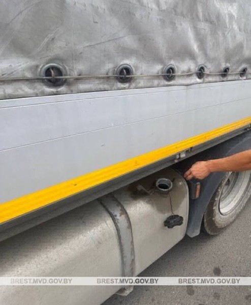 Водитель-международник из Бреста похитил у организации почти 500 литров дизтоплива Водитель-международник из Бреста похитил у организации почти 500 литров дизтоплива