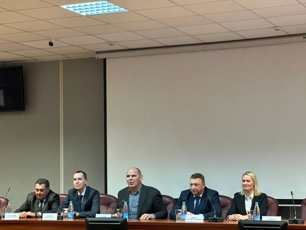 Знаменитый борец Александр Карелин посещает Брест Знаменитый борец Александр Карелин посещает Брест